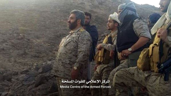 قائد محور #صعدة يتفقد الخطوط الأمامية لقوات الجيش في البقع