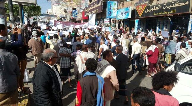 بالصور : مظاهرات لمطالبة التحالف بتحرير #تعز من #الحوثيين