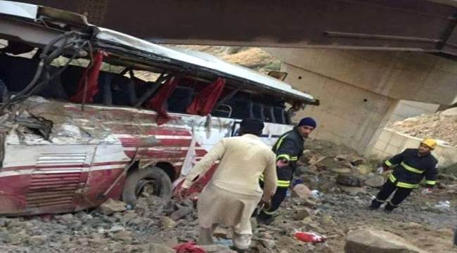 وفاة واصابة 31 مسافرا يمنيا في حادث مروري مروع بعمان 
