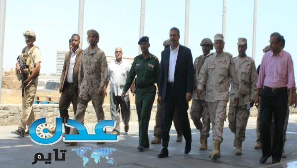 حكومة بحاح تصل سقطرى في طريق عودتها النهائية الى عدن