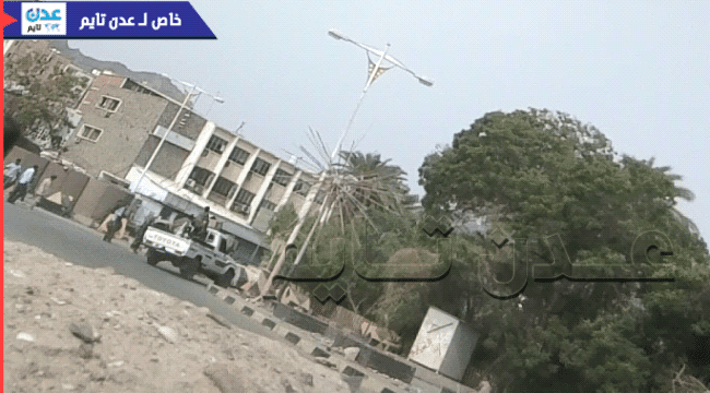 عاجل: قوات حماية رئاسية تطوق ميناء المعلا والطيران يحلق في سماء عدن( صور حصرية) 