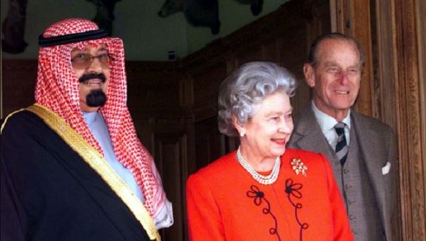 حين قال ولي العهد السعودي "خففي السرعة" لملكة بريطانيا إليزابيث الثانية