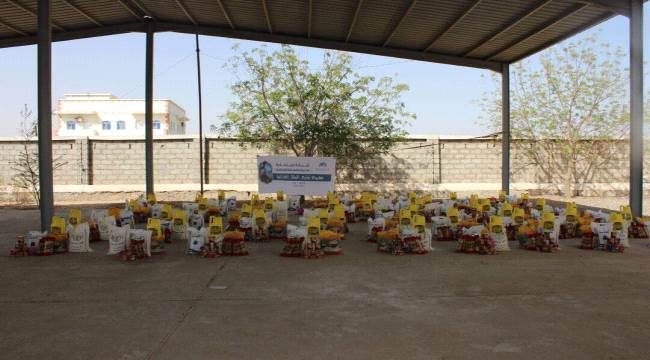 شبكة استجابة للأعمال الإنسانية والإغاثية تسير قافلة غذائية الى محافظة #لحج 