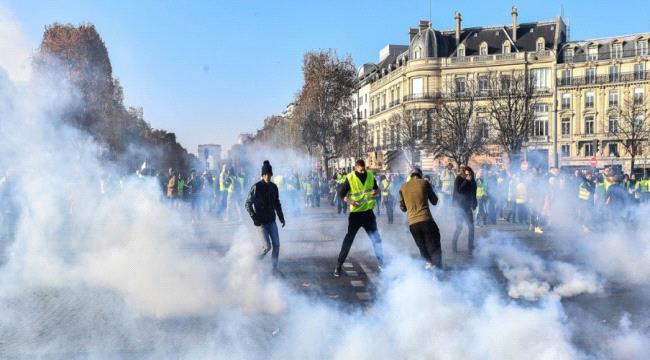 هجوم على سيدة محجبة أثناء الاحتجاجات في فرنسا