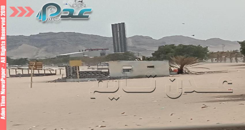 متنفذون يستحدثون مبان على رمال شواطئ غرب عدن