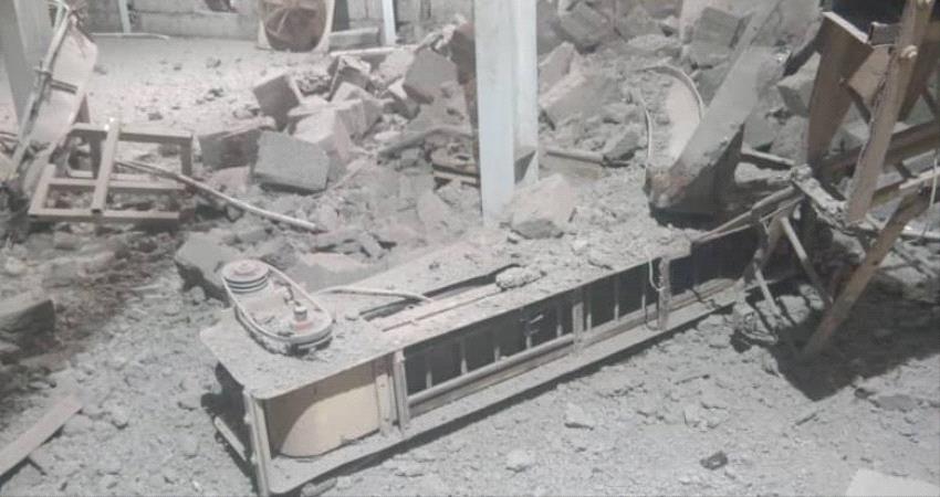 عاجل/ عشرات القتلى والجرحى بقصف حوثي استهدف مجمع تجاري في الحديدة