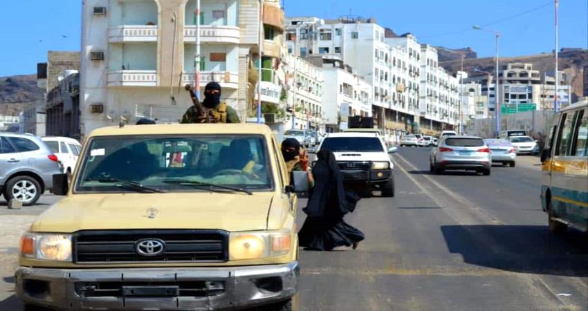 موكب لمدير أمن يثير الاستغراب والاستهجان في شوارع عدن