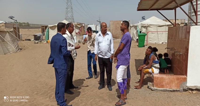 حقوقي انتقالي لحج يواصل برنامج زيارته للإطلاع على مخيمات النازحين