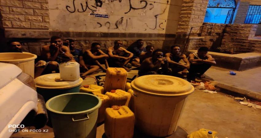ضبط عدد من مصانع الخمور اليدوية في عدن 