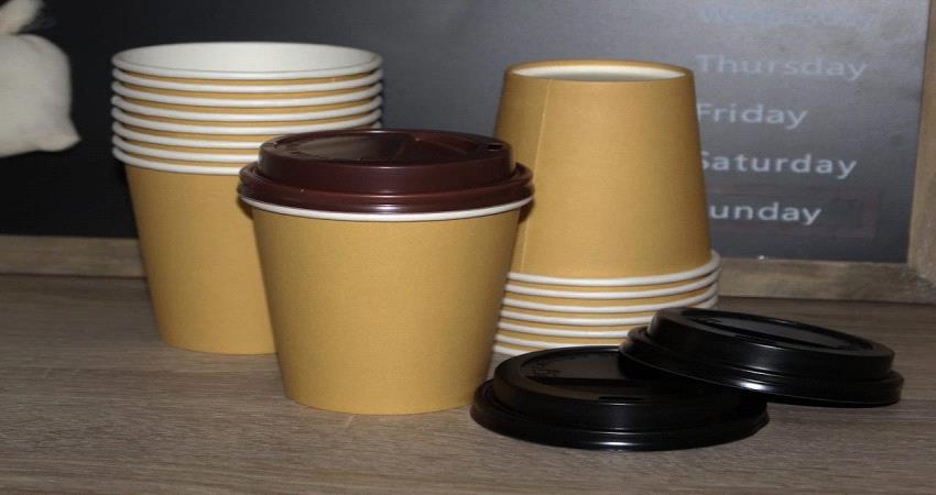 معلومات صادمة عن مخاطر شرب الشاي و القهوة بأكواب بلاستيكية