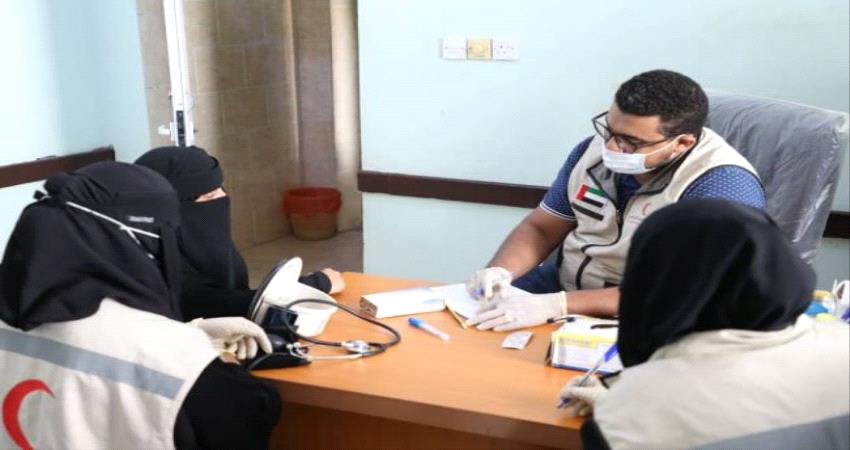 عيادة اماراتية متنقلة تواصل تقديم الرعاية الطبية لسكان المناطق النائية بحضرموت