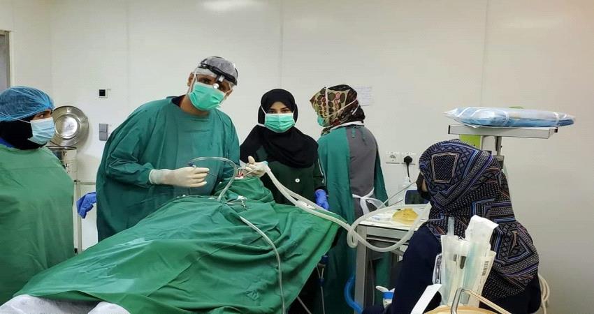 تدشين العمليات الجراحية المجانية في مستشفى ٢٢ مايو بعدن