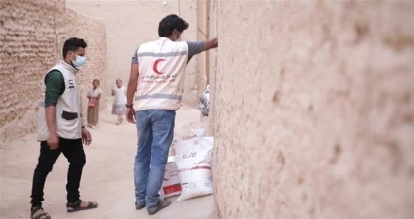 تجاوب اماراتي سريع مع النداءات الإنسانية من الأسر المتضررة من السيول في مديرية تريم