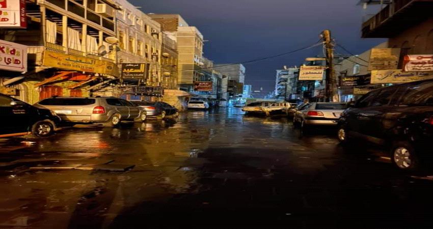 موجة ماطرة تضرب العاصمة عدن