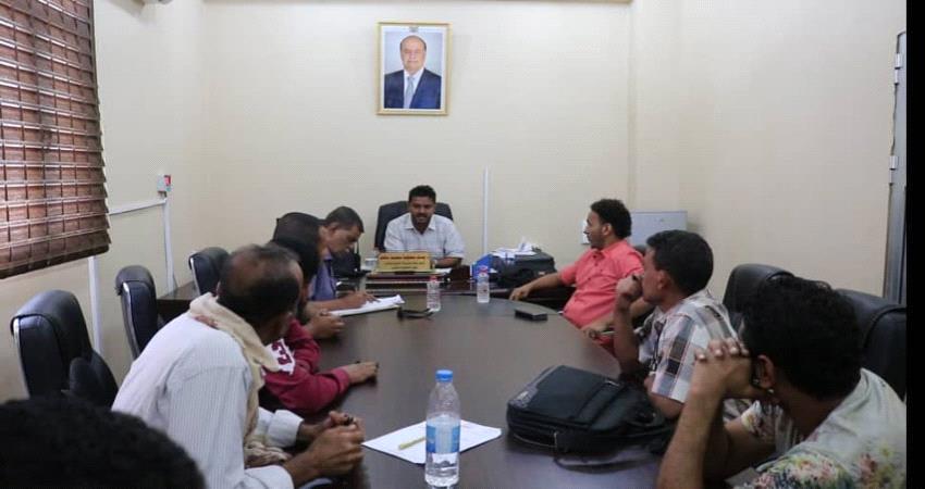 اجتماع يناقش سبل رفع إيرادات مكتب الواجبات الزكوية في الشيخ عثمان