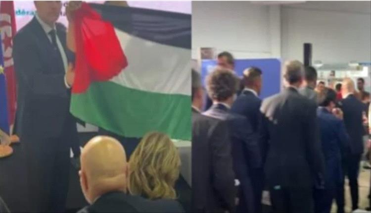 جماهير هذه الدولة العربية تطرد سفير أوروبي يدعم اسرائيل ( فيديو )