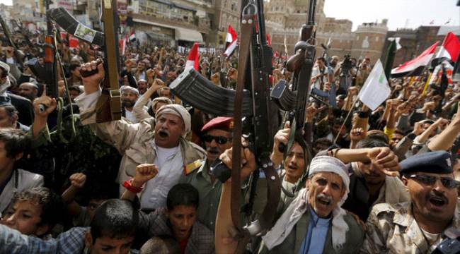 وزير في "حكومة الانقلابيين" يتهم #الحوثيين بالفساد