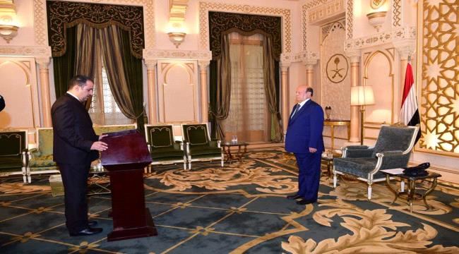 محافظ جديد يؤدي اليمين الدستورية أمام الرئيس هادي