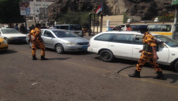 شرطة عدن تواصل تعزيز الاجراءات الامنية بعدد من مديريات المحافظة