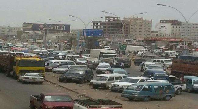 #عدن : مواطنون حي اللحوم بدار سعد يطالبون السلطة المحلية بإبعاد باعة القات من امام منازلهم