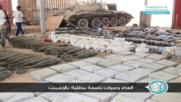 قوات النخبة بحضرموت تضبط 4 اطنان من المتفجرات وتعتقل مطلوبين