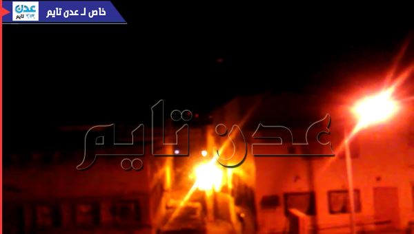 فيديو / اشتباكات بين الأمن والجماعات المسلحة في المنصورة بعدن