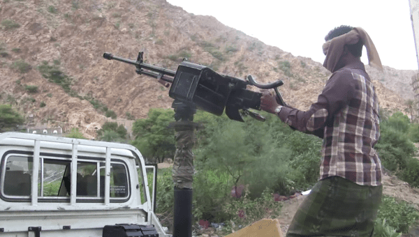 #تعز : المليشيات تقصف قرى سكنية بالكاتيوشا في حيفان
