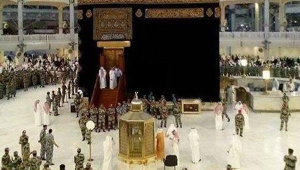 لماذا تفتح أبواب الكعبة مرتين سنويا ؟