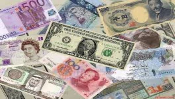 ارتفاع أسعار صرف الدولار والعملات الأجنبية مقابل الريال اليمني (أرقام)