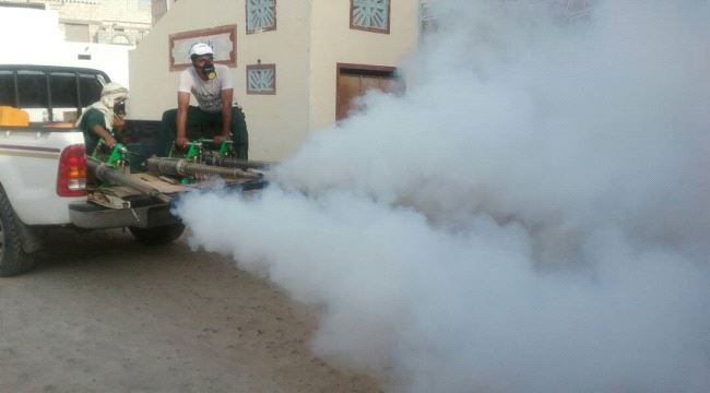 بتمويل سعودي .. استئناف حملة الرش الضبابي بمديرية غيل باوزير بحضرموت