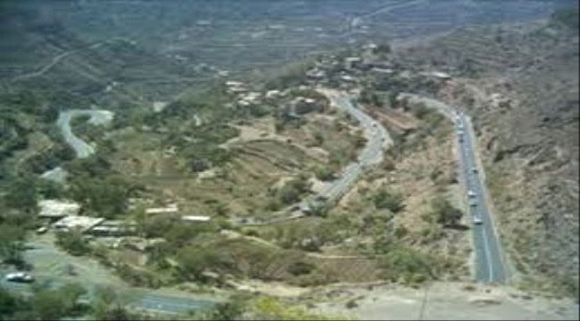 العثور على جثة شاب مذبوحه في نقيل سماره بإب