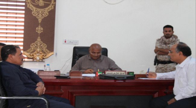 وكيل بالداخلية يجتمع بأمن عدن ويشدد على الالتزام المباشر بتوجيهات قيادة الوزارة 