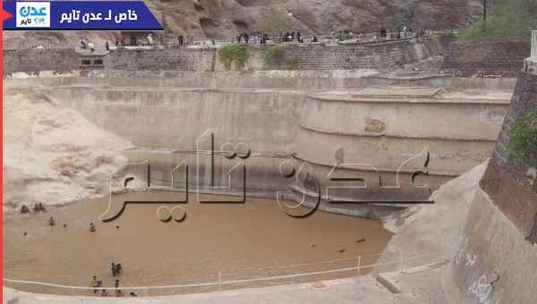 لأول مرة منذ 21عاماَ.. عودة الحياة الى صهاريج عدن بعد امتلاءه بمياه الأمطار (صور)