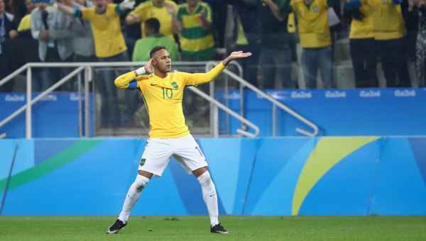 نيمار يقود البرازيل لأول خطوة في طريق الذهبية