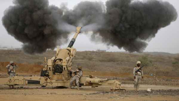 مواجهات عنيفة بالحرث وقوات #السعودية تصد هجوما لمتسللين