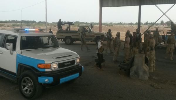 نائب مدير شرطة المنطقة الحرة يتفقد قوة حماية الميناء