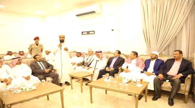 رئيس الوزراء يجدد التعهد بصيف بارد في المحافظات المحررة هذا العام