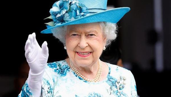 حين قال ولي العهد السعودي "خففي السرعة" لملكة بريطانيا