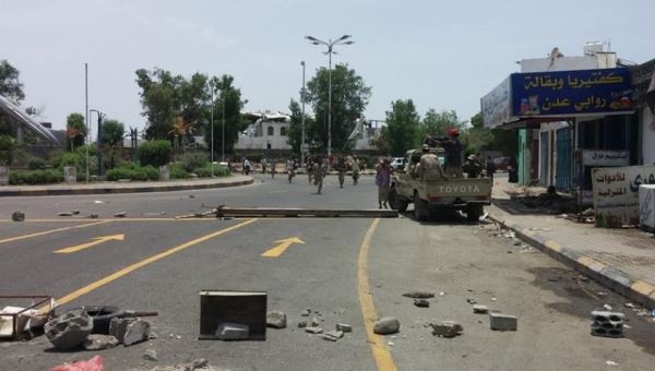 قائد عسكري يحذر من تغلل حزب الاصلاح داخل مؤسسات الجيش بعدن