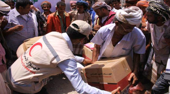 #الهلال_الأحمر_الإماراتي يغيث النازخين في مديرية لودر بمحافظة #أبيـن