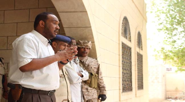 مدير عام مديرية تريم يحث الاجهزة الامنية تحمل المسؤولية المناطة بها ويبحث التعاون مع السلطة القضائية