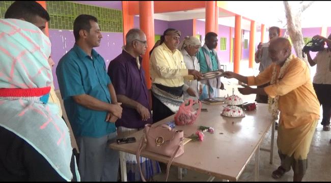  تكريم مشرفي ومراقبي المراكز الامتحانية بثانوية الفاروق في لحج