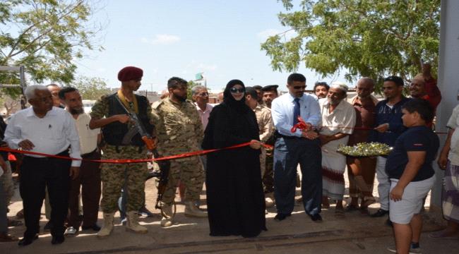 سالمين والعراشة يفتتحان الورشة المركزية ومحطة وقود شركة النفط