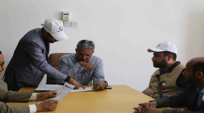وفد من جمعة النجاة الكويتية الخيرية يزور محافظة تعز 