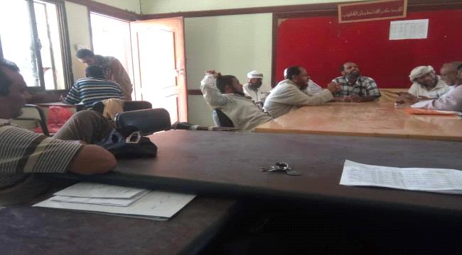 مدير ثانوية الاهدل بعدن : بعد تحقيق الخطوة الاولى وجب تعليق الاضراب 