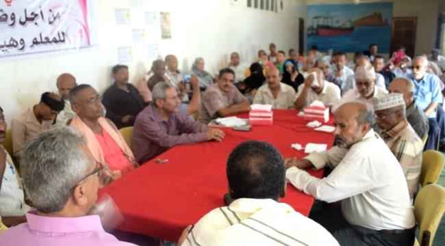 نقابات العمال الجنوبية تطالب الحكومة الاضطلاع بدورها ووظيفتها من قلب العاصمة عدن دون اي تقاعس او تسويف