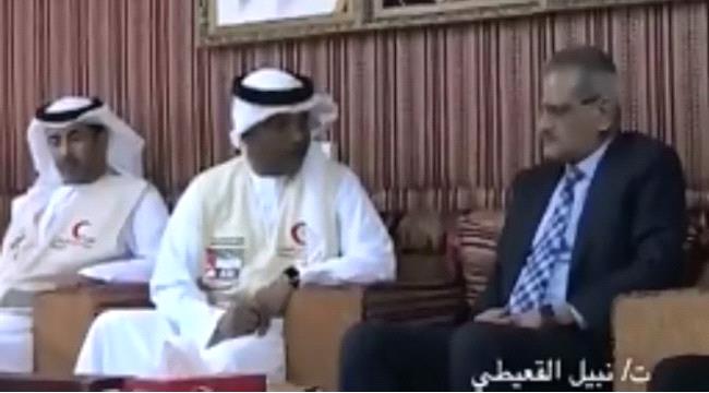 فيديو .. مدير الهلال #الامـاراتي بعدن يبشر بتكفل #الامـارات بتوفير الزِّي المدرسي والحقيبة لكافة الطلاب 