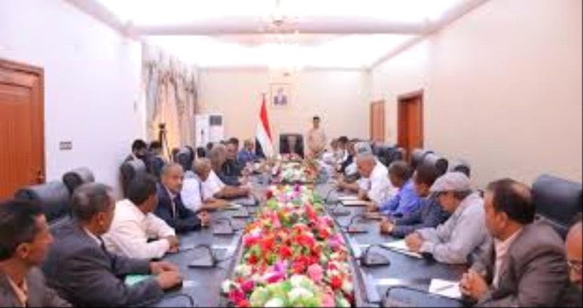 بعد انسحابها من الحوار .. محلل عسكري إماراتي: الشرعية تقلد أسيادها #الحـوثيين