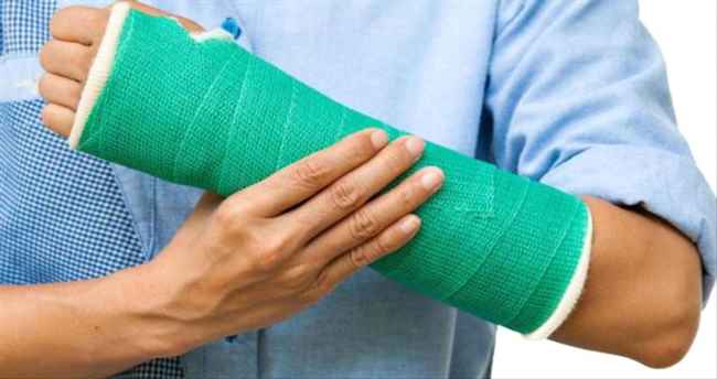 5 أعراض لتمزق العضلات.. احذر الأحمال الزائدة