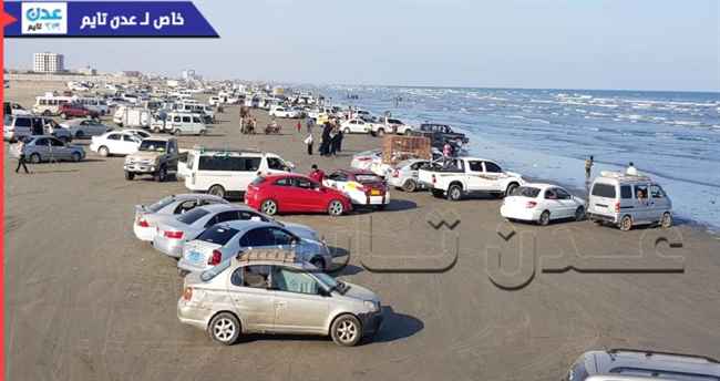صور- استقرار غير مسبوق.. شواطئ عدن تكتظ بالمتنزهين